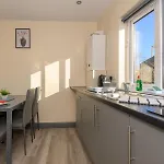 公寓 Lower Wortley 3 - Couples Haven With A Shared Kitchen - Pass The Keys 利兹