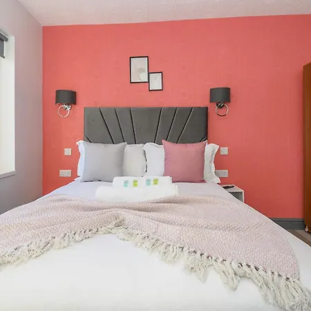 Lower Wortley 3 - Couples Haven With A Shared Kitchen - Pass The Keys 利兹