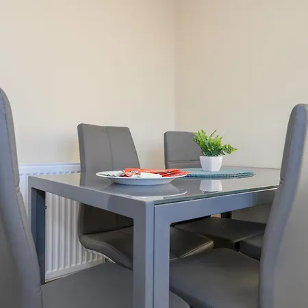 Lower Wortley 3 - Couples Haven With A Shared Kitchen - Pass The Keys 公寓 *