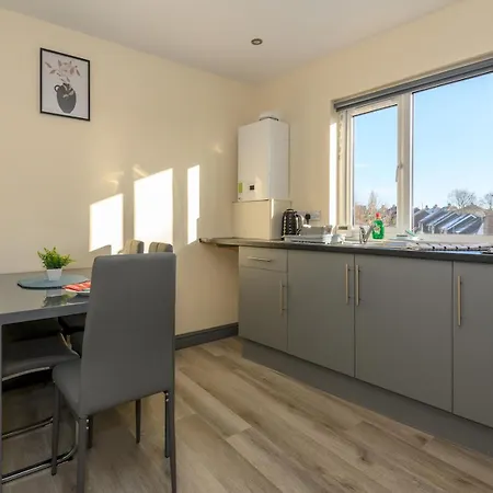 Lower Wortley 3 - Couples Haven With A Shared Kitchen - Pass The Keys Apartment Leeds (West Yorkshire)
